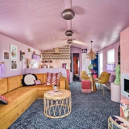 Fun Barbie Inspired, 6 Berth Caravan - Camber Sands Holiday Park, Near The Beach Exteriör bild